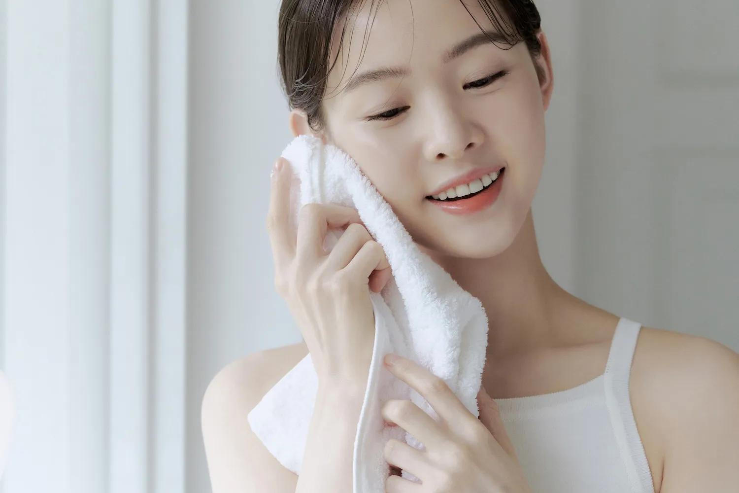 [Celimax] The Real Noni Acne Bubble Cleanser 155ml